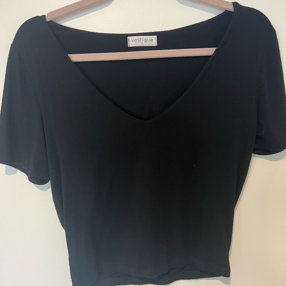 Vestique Black Women's Crop